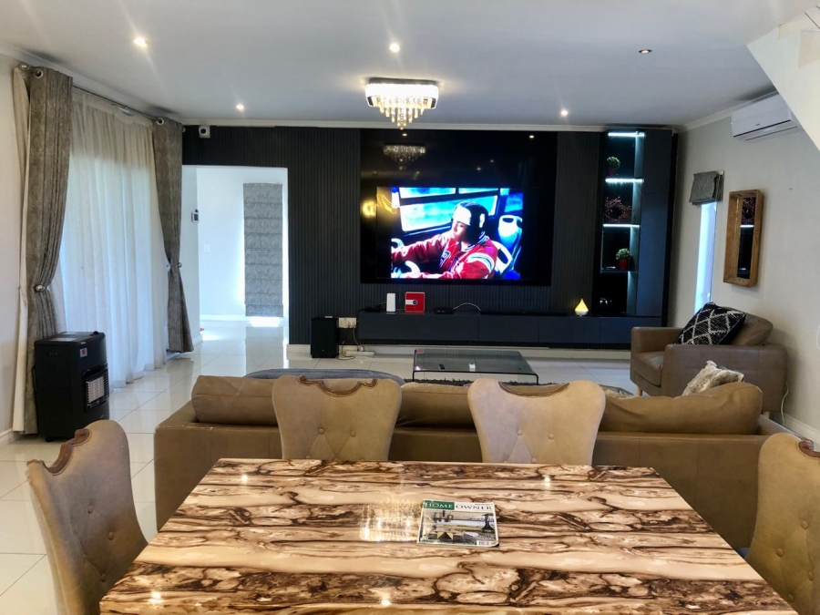 4 Bedroom Property for Sale in Parklands North Western Cape